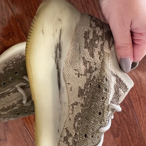 Yeezy Boost 380 - Picture 5 of 11